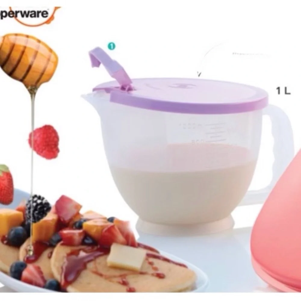 New Tupperware Vintage Style Mix N Store Pitcher 4 Cup Small Mix Batter Bowl